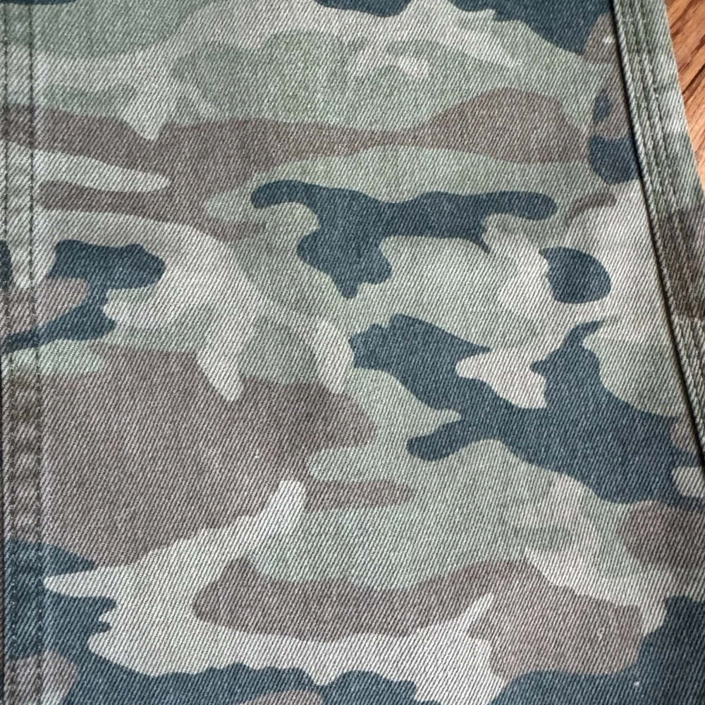 FREE PEOPLE: REMY CAMO CROPPED PANTS‎ Sz 27